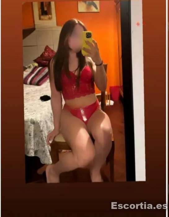 Manuela photo 3