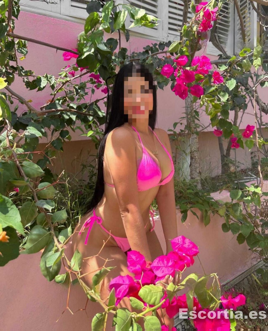 Camila photo 3