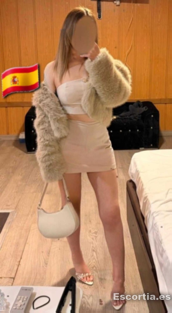 Laura photo 10