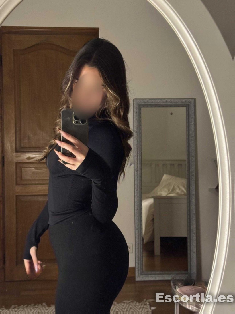 Alurayenina Bonita escort Zaragoza