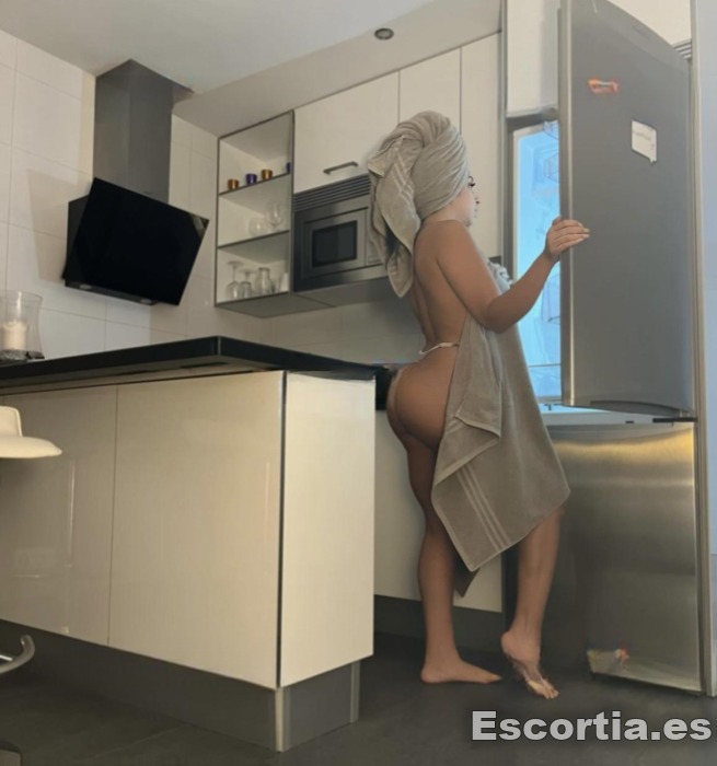 Escort latina 28 photo 3