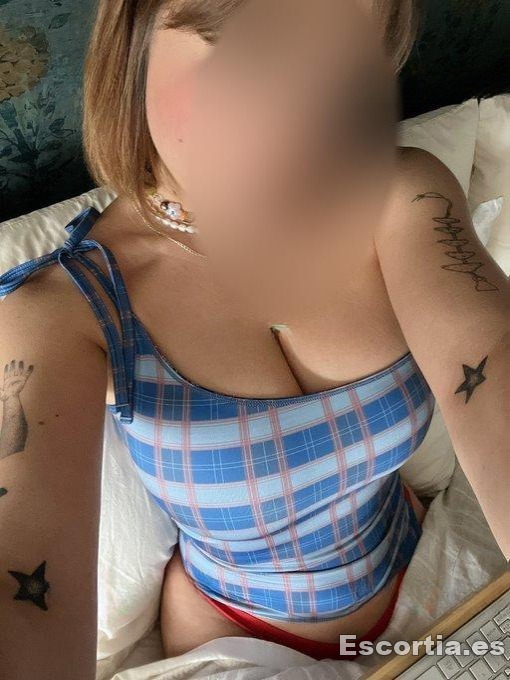 Isabelle photo 3