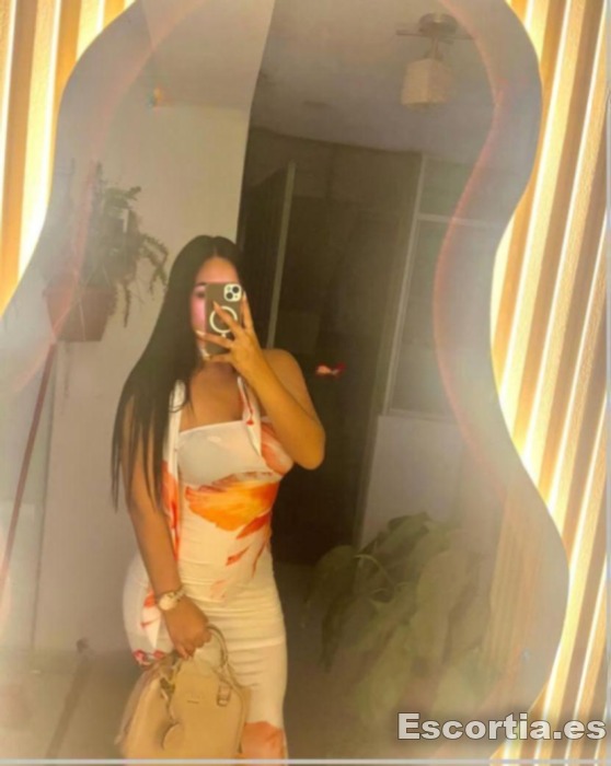 Mia photo 5