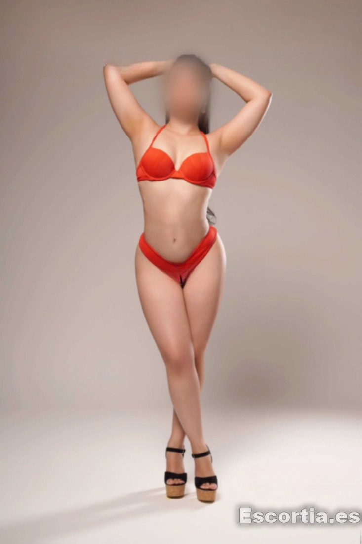 Claudia photo 4