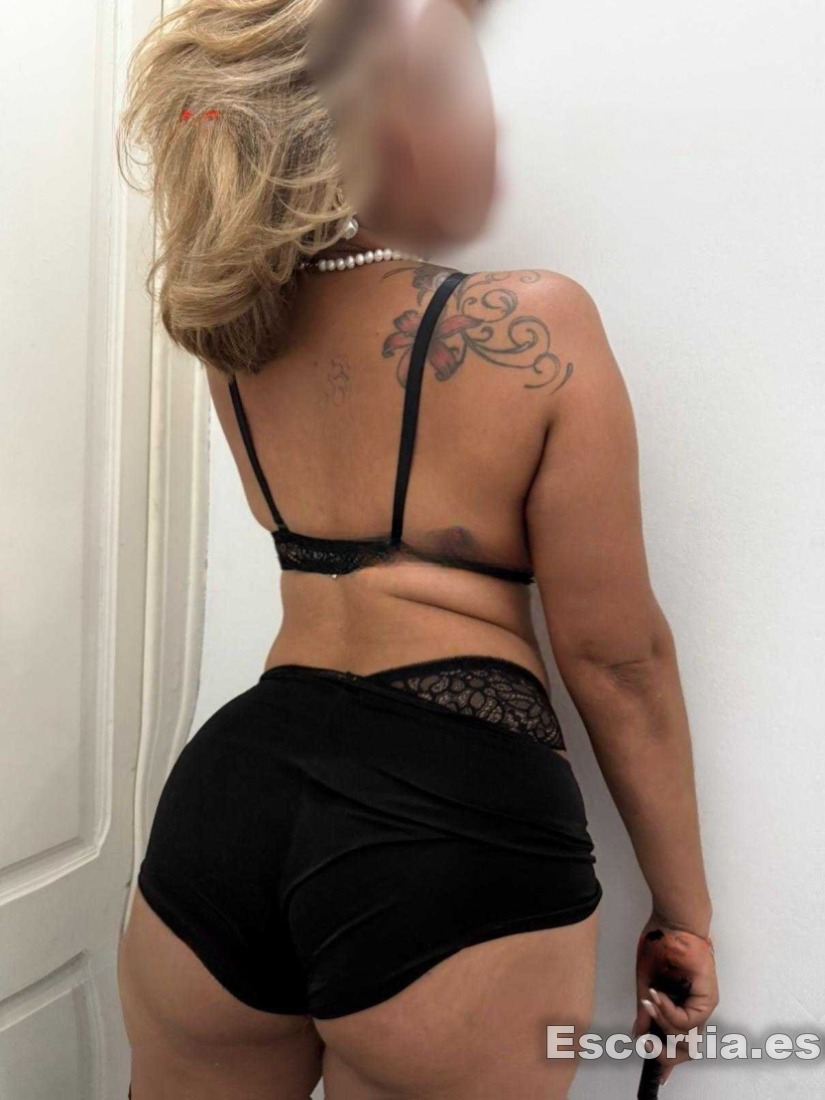 Señorita dominicana 25 photo 2