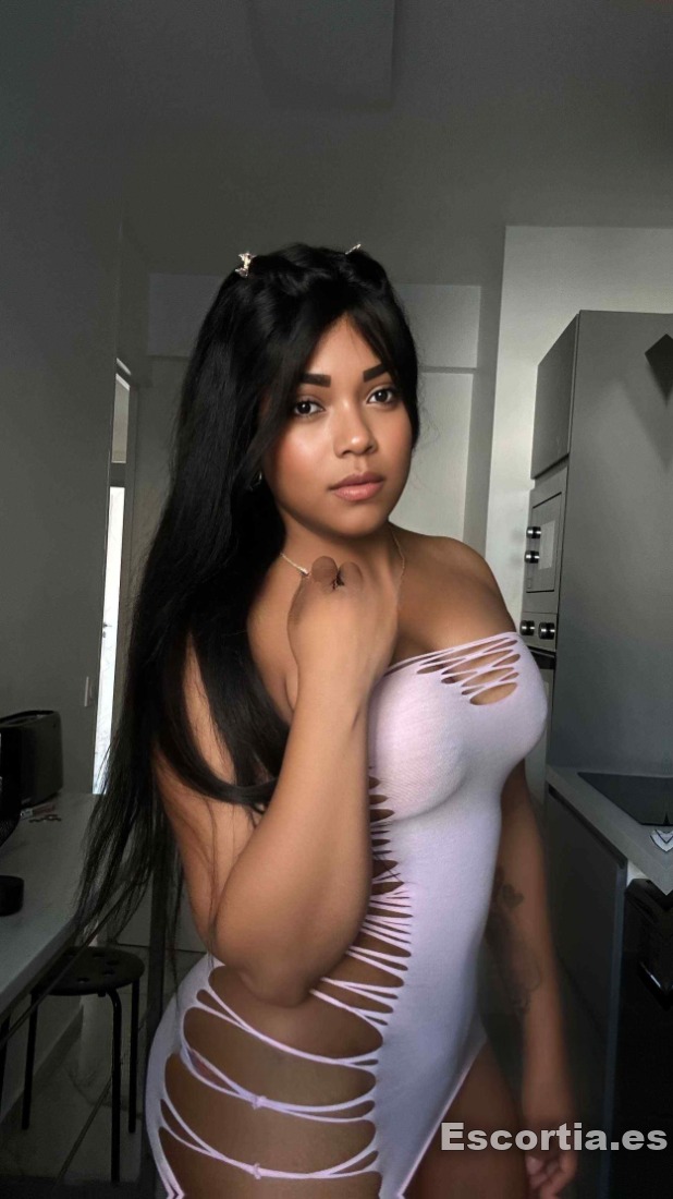 Escort latina 25 photo 5