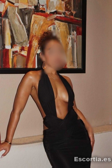 Chloe photo 4