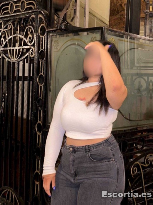Lucia escort León