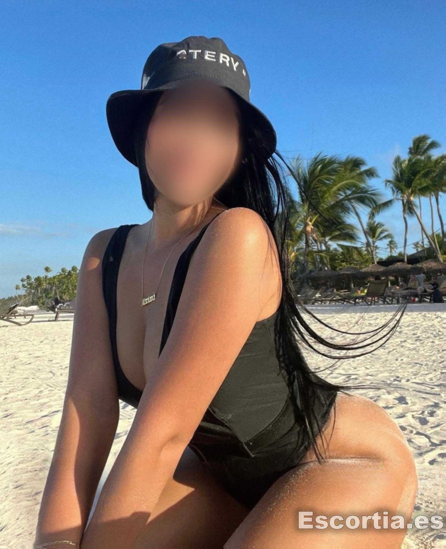 Camila photo 5