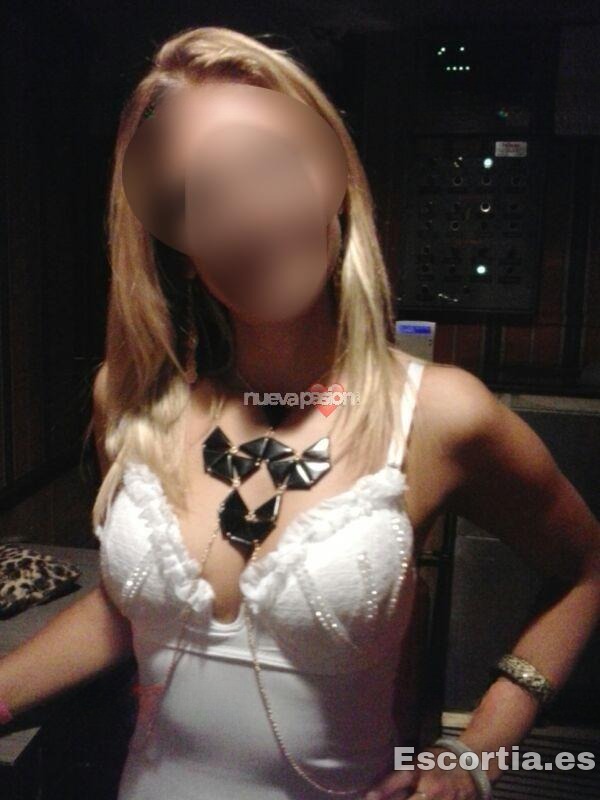 Laura photo 10