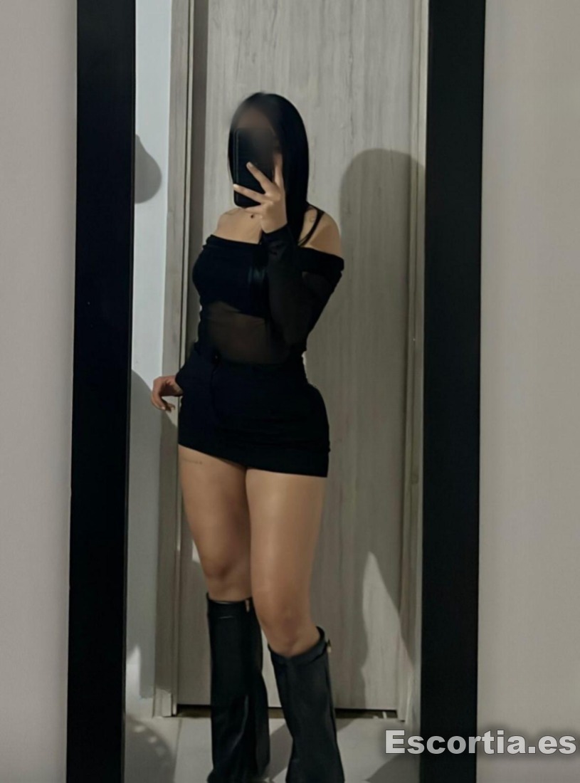 Camila photo 3