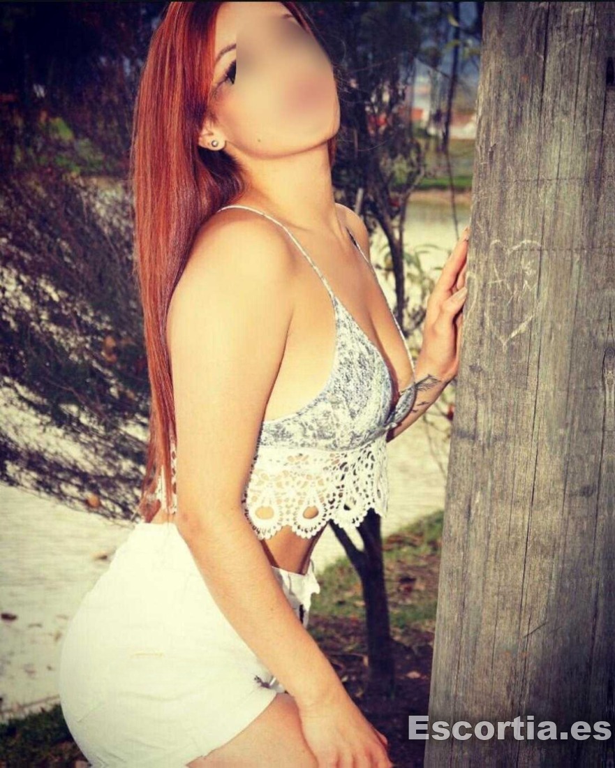 Cloe photo 6