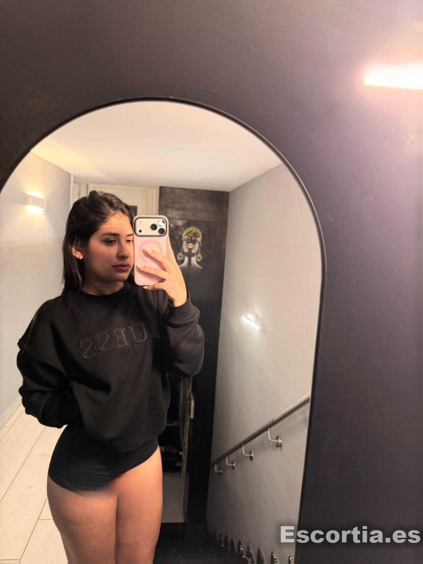 Karla photo 6