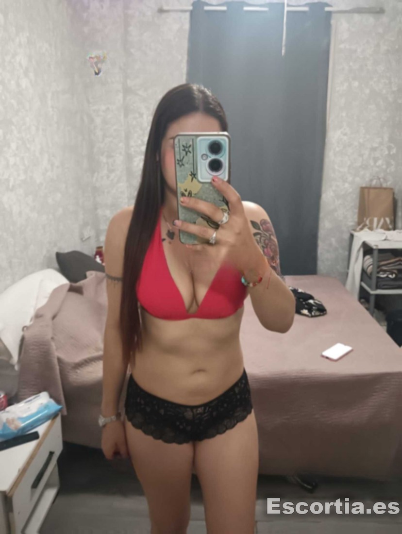 Escort latina 28 photo 2