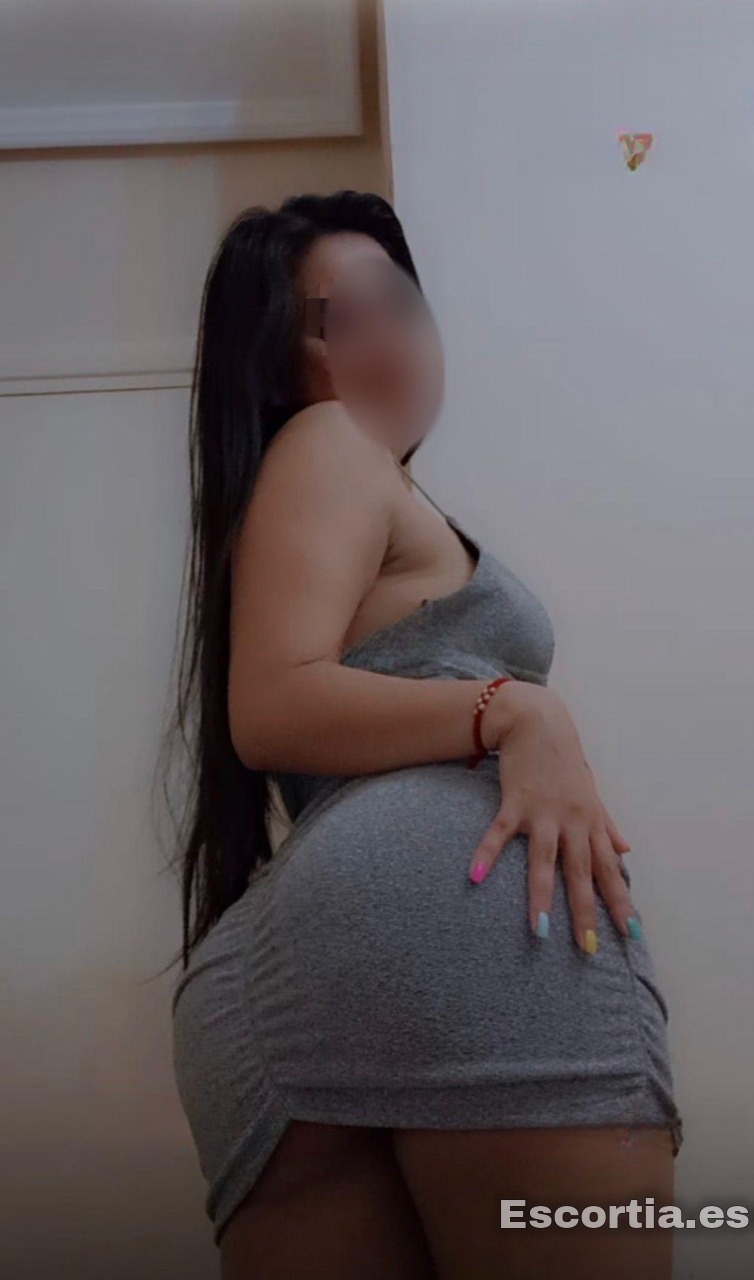 Luna escort Calafell
