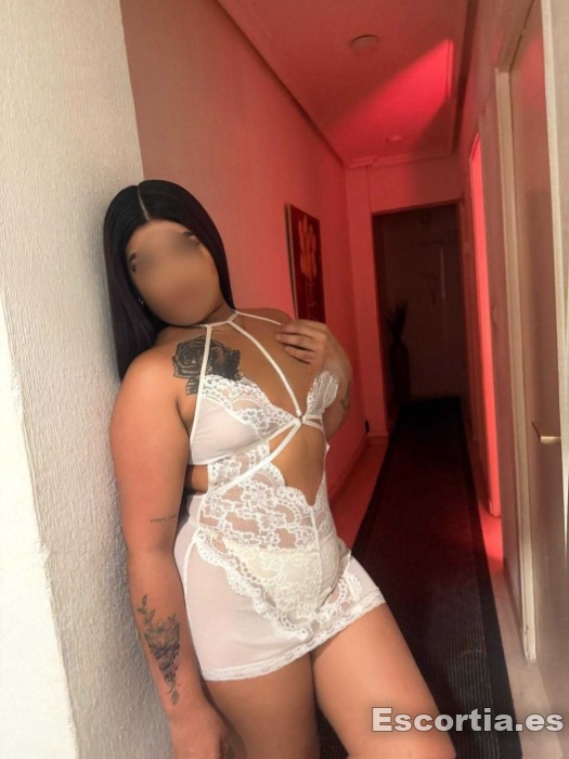 Escort latina 21 photo 2