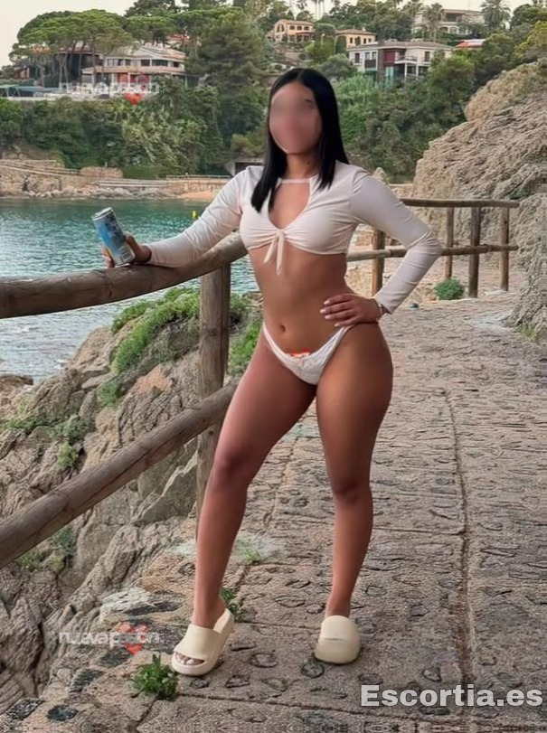 Camila photo 2