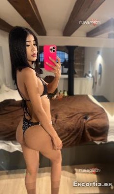 Mia photo 7