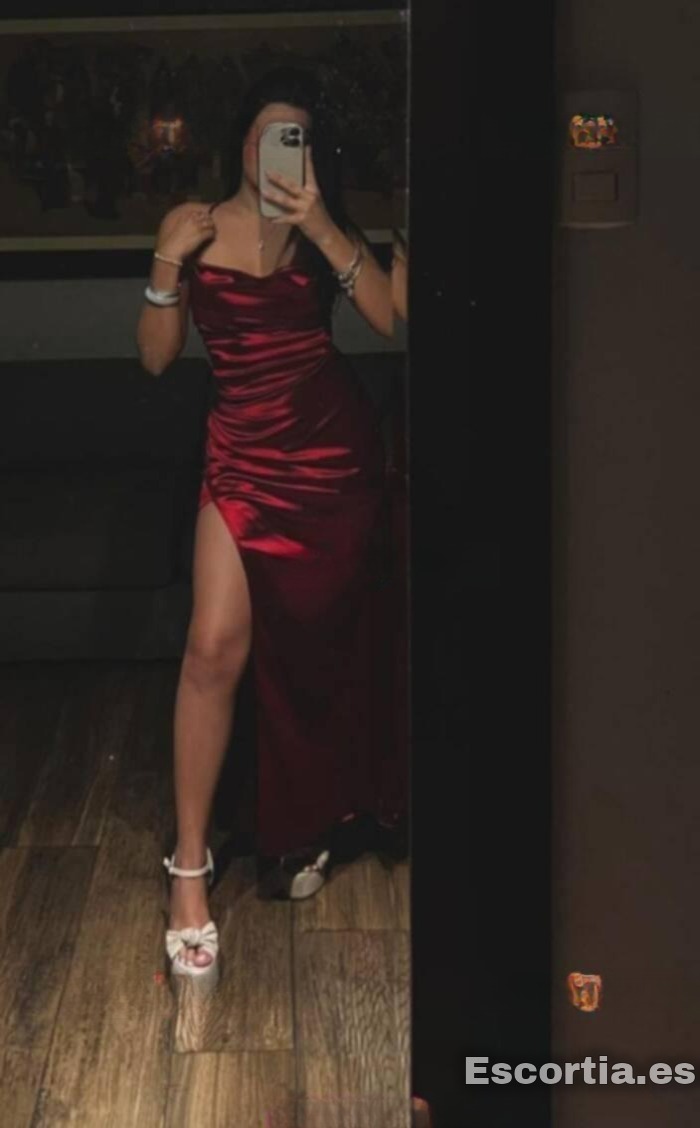Pamela photo 10