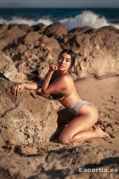 Camile photo 3
