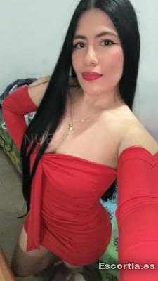 Laura photo 7