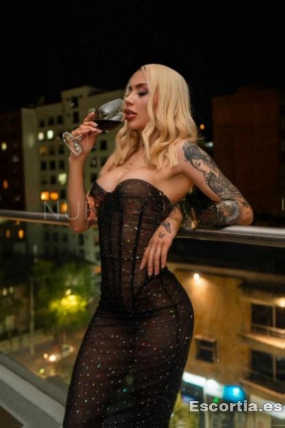 Nicole Shea photo 5